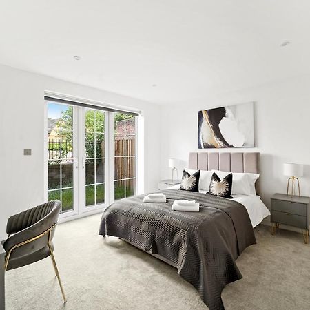 Drake House Apt 3 In Staines - Free Parking - Heathrow - Thorpe Park Екстер'єр фото