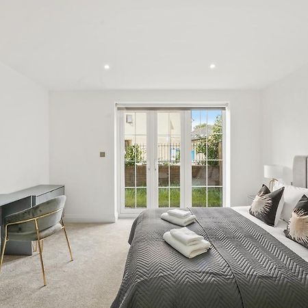 Drake House Apt 3 In Staines - Free Parking - Heathrow - Thorpe Park Екстер'єр фото